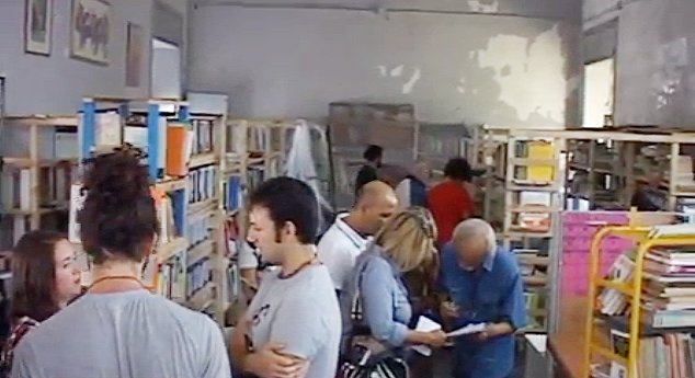 Aversa: «Di mano in mano», il mercatino solidale dei libri